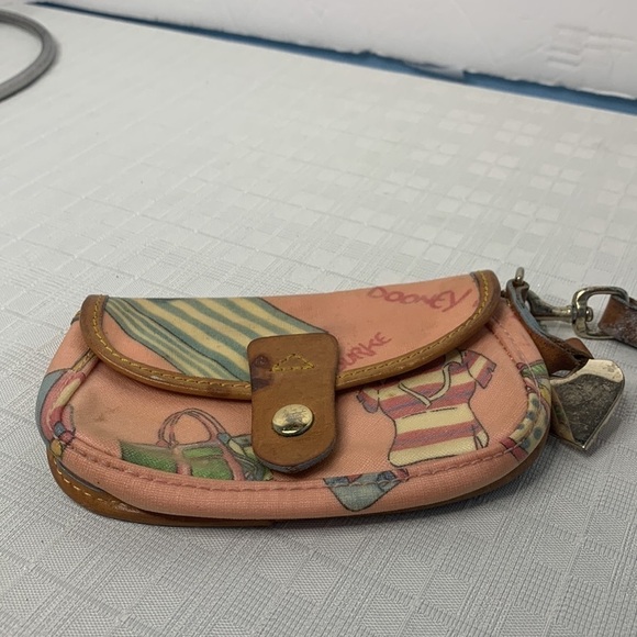 Vintage Dooney & Bourke Wristlet HEART CHARM Removable Leather Strap - Picture 4 of 8